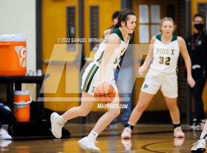 Thumbnail 1 in Fremont vs. Pius X photogallery.