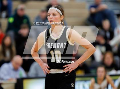 Thumbnail 1 in Fremont vs. Pius X photogallery.