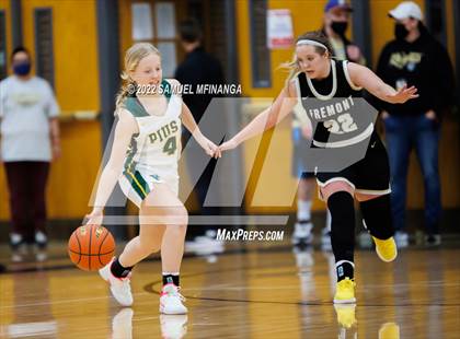 Thumbnail 2 in Fremont vs. Pius X photogallery.