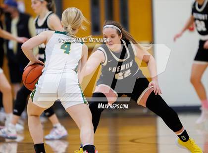 Thumbnail 1 in Fremont vs. Pius X photogallery.