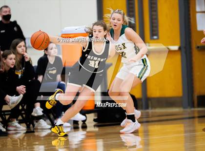 Thumbnail 2 in Fremont vs. Pius X photogallery.