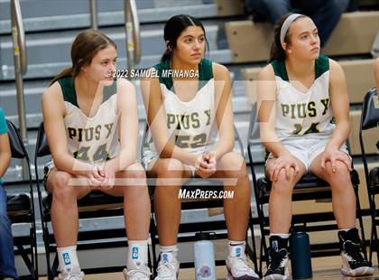 Thumbnail 1 in Fremont vs. Pius X photogallery.
