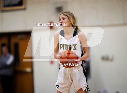 Thumbnail 1 in Fremont vs. Pius X photogallery.