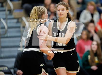 Thumbnail 1 in Fremont vs. Pius X photogallery.