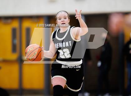 Thumbnail 1 in Fremont vs. Pius X photogallery.