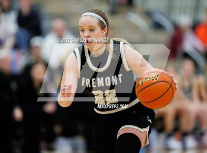 Thumbnail 3 in Fremont vs. Pius X photogallery.