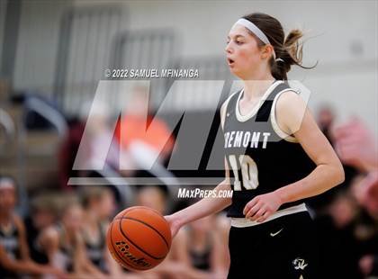 Thumbnail 1 in Fremont vs. Pius X photogallery.