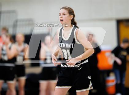 Thumbnail 1 in Fremont vs. Pius X photogallery.