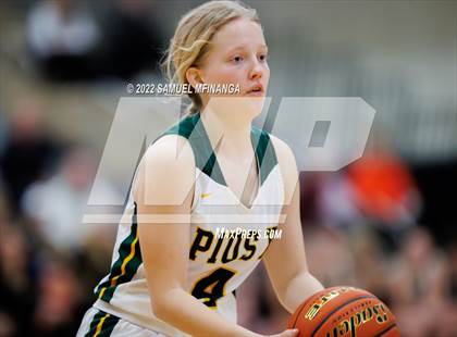 Thumbnail 3 in Fremont vs. Pius X photogallery.