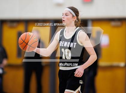 Thumbnail 2 in Fremont vs. Pius X photogallery.