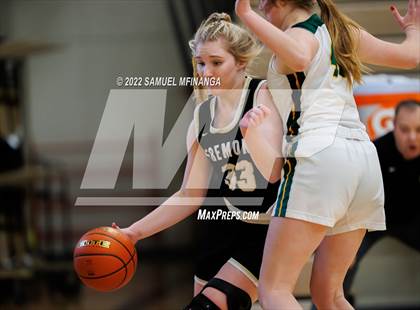 Thumbnail 3 in Fremont vs. Pius X photogallery.