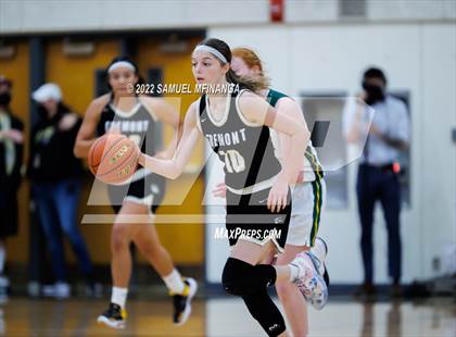 Thumbnail 1 in Fremont vs. Pius X photogallery.