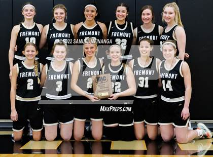 Thumbnail 1 in Fremont vs. Pius X photogallery.