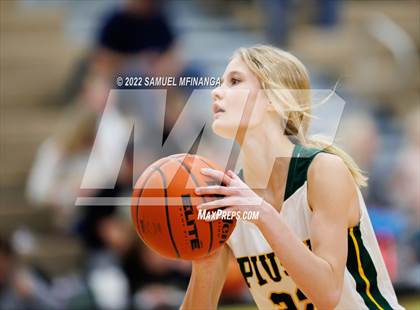Thumbnail 3 in Fremont vs. Pius X photogallery.