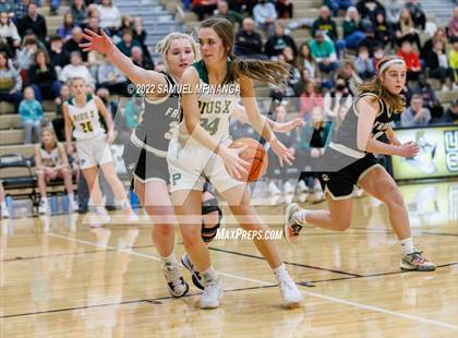 Thumbnail 2 in Fremont vs. Pius X photogallery.