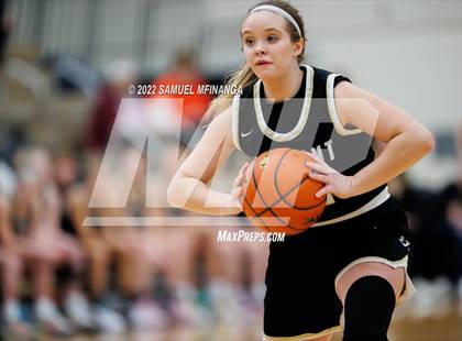 Thumbnail 1 in Fremont vs. Pius X photogallery.