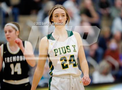 Thumbnail 3 in Fremont vs. Pius X photogallery.