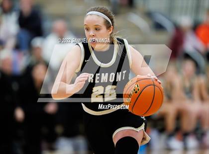 Thumbnail 1 in Fremont vs. Pius X photogallery.