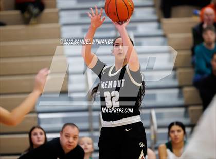 Thumbnail 2 in Fremont vs. Pius X photogallery.