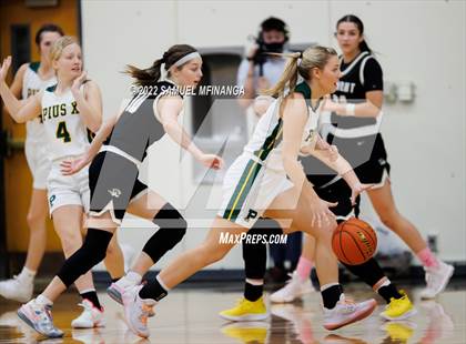 Thumbnail 1 in Fremont vs. Pius X photogallery.
