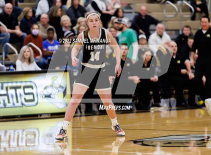Thumbnail 1 in Fremont vs. Pius X photogallery.