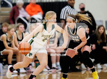 Thumbnail 1 in Fremont vs. Pius X photogallery.