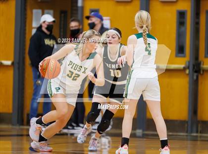 Thumbnail 3 in Fremont vs. Pius X photogallery.