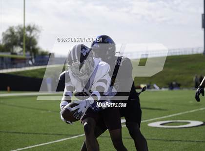 Thumbnail 3 in Davenport vs. Bay City (UIL Football 4A D1 Regional Semifinal) photogallery.