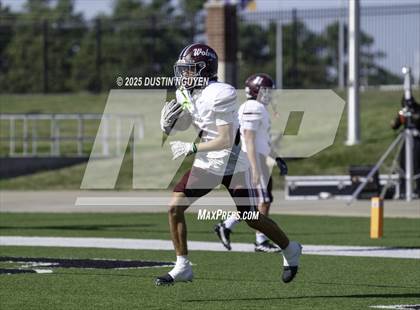 Thumbnail 3 in Davenport vs. Bay City (UIL Football 4A D1 Regional Semifinal) photogallery.