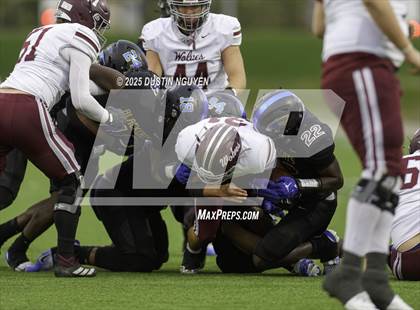 Thumbnail 3 in Davenport vs. Bay City (UIL Football 4A D1 Regional Semifinal) photogallery.