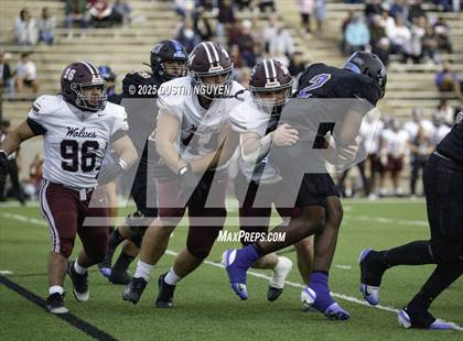 Thumbnail 1 in Davenport vs. Bay City (UIL Football 4A D1 Regional Semifinal) photogallery.