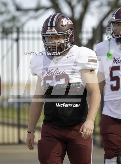 Thumbnail 2 in Davenport vs. Bay City (UIL Football 4A D1 Regional Semifinal) photogallery.