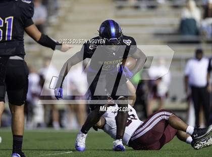Thumbnail 1 in Davenport vs. Bay City (UIL Football 4A D1 Regional Semifinal) photogallery.