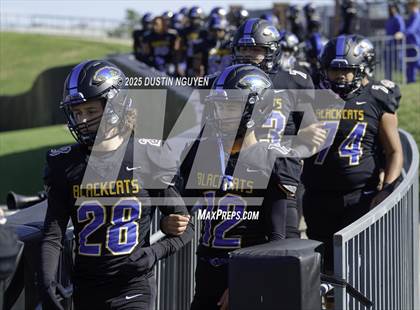 Thumbnail 3 in Davenport vs. Bay City (UIL Football 4A D1 Regional Semifinal) photogallery.