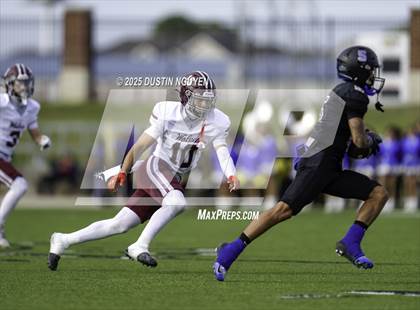 Thumbnail 3 in Davenport vs. Bay City (UIL Football 4A D1 Regional Semifinal) photogallery.