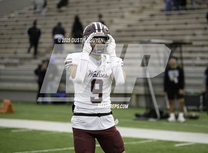 Thumbnail 3 in Davenport vs. Bay City (UIL Football 4A D1 Regional Semifinal) photogallery.