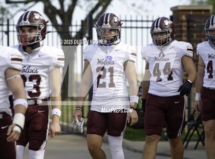 Thumbnail 3 in Davenport vs. Bay City (UIL Football 4A D1 Regional Semifinal) photogallery.