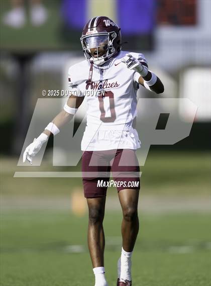 Thumbnail 3 in Davenport vs. Bay City (UIL Football 4A D1 Regional Semifinal) photogallery.