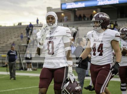 Thumbnail 1 in Davenport vs. Bay City (UIL Football 4A D1 Regional Semifinal) photogallery.