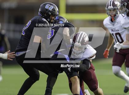 Thumbnail 3 in Davenport vs. Bay City (UIL Football 4A D1 Regional Semifinal) photogallery.