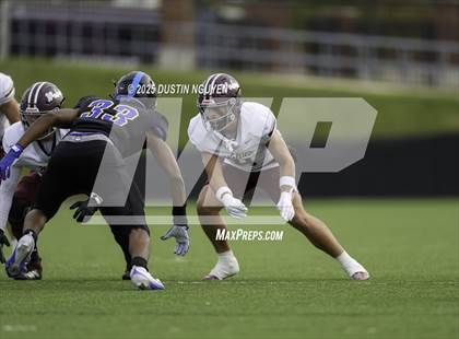 Thumbnail 3 in Davenport vs. Bay City (UIL Football 4A D1 Regional Semifinal) photogallery.