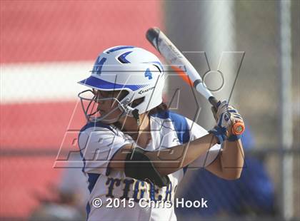 Thumbnail 2 in Marana vs. Nogales (Tucson Badger Invitational) photogallery.