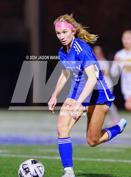 Thumbnail 2 in Inglemoor @ Liberty (KingCo Tournament) photogallery.