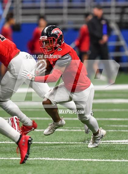 Thumbnail 1 in Veterans Memorial vs Wagner (UIL 5A Quarterfinal) photogallery.