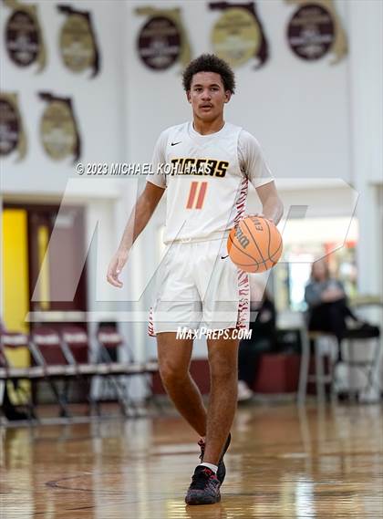 Thumbnail 1 in Dunnellon vs. Eagle's View photogallery.