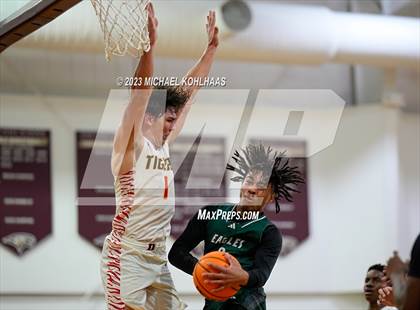 Thumbnail 2 in Dunnellon vs. Eagle's View photogallery.