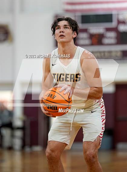 Thumbnail 3 in Dunnellon vs. Eagle's View photogallery.