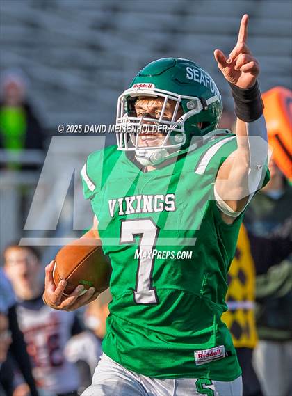 Thumbnail 1 in Lynbrook vs. Seaford (Nassau County Conference District IV Semifinal) photogallery.