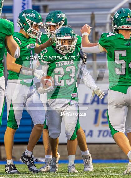 Thumbnail 1 in Lynbrook vs. Seaford (Nassau County Conference District IV Semifinal) photogallery.