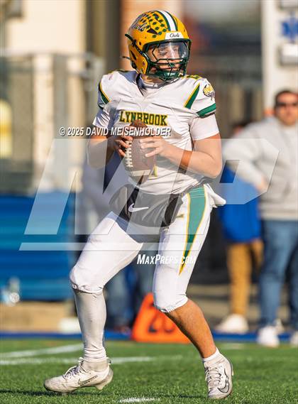 Thumbnail 3 in Lynbrook vs. Seaford (Nassau County Conference District IV Semifinal) photogallery.